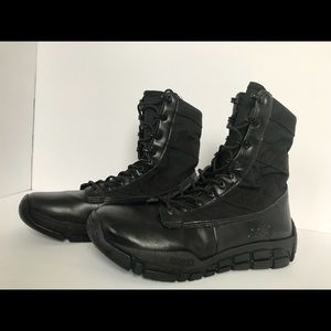 Rocky lightweight tactical boots size 9.5 M